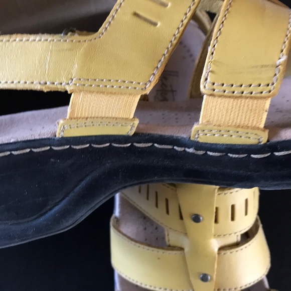 Clarks 8.5. Stored in box, EUC Yellow - Picture 5 of 5